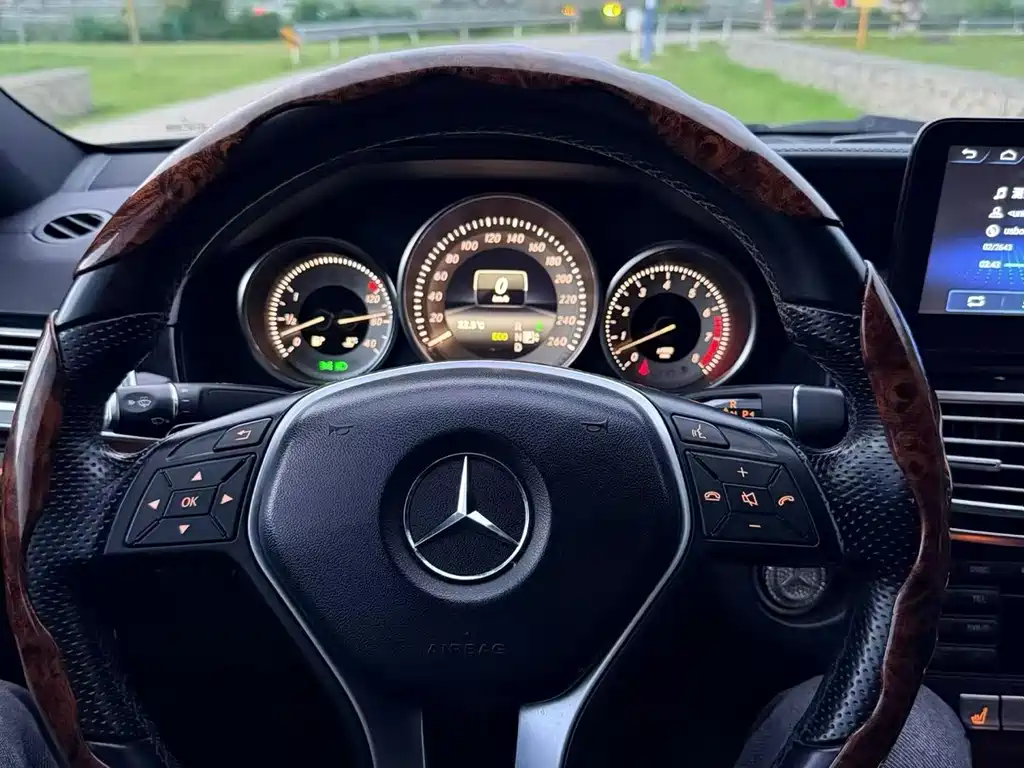 Mercedes-Benz E-Class 2016 — фото 4