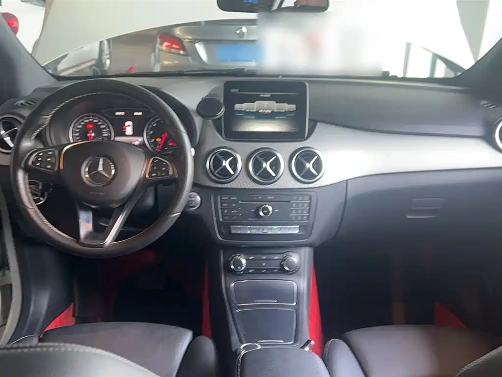 Mercedes-Benz B-Class 2018 — фото 10