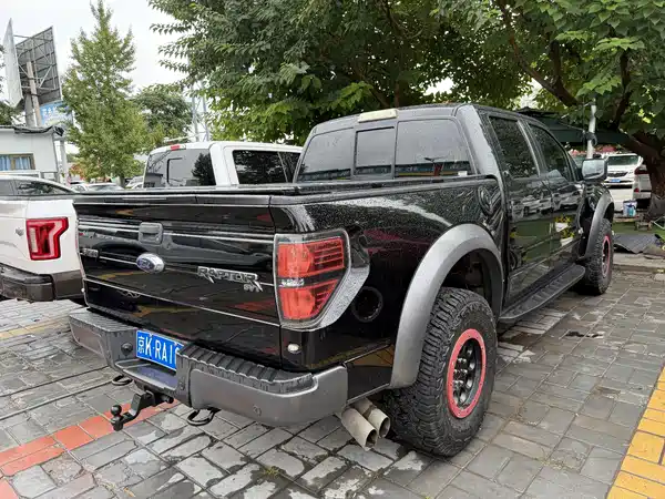 Ford F-150 Raptor 2015