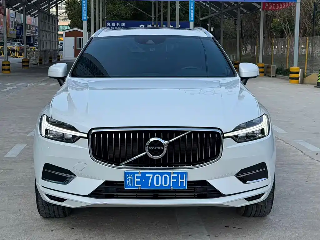 Volvo XC60 2021 — фото 2