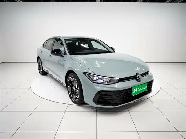 Volkswagen Passat 2025
