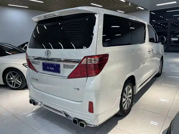 Toyota Alphard 2012