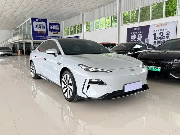 Geely Galaxy E8 2024