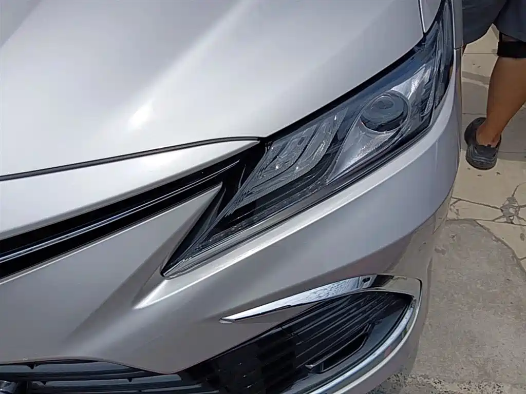 Toyota Camry 2022 — фото 24