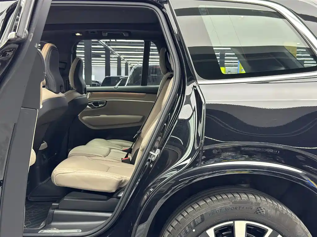 Volvo XC90 PHEV 2025 — фото 7