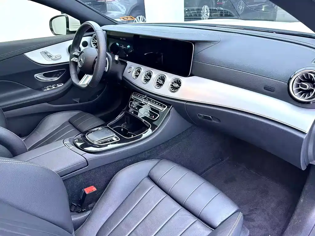 Mercedes-Benz E-Class 2023 — фото 10