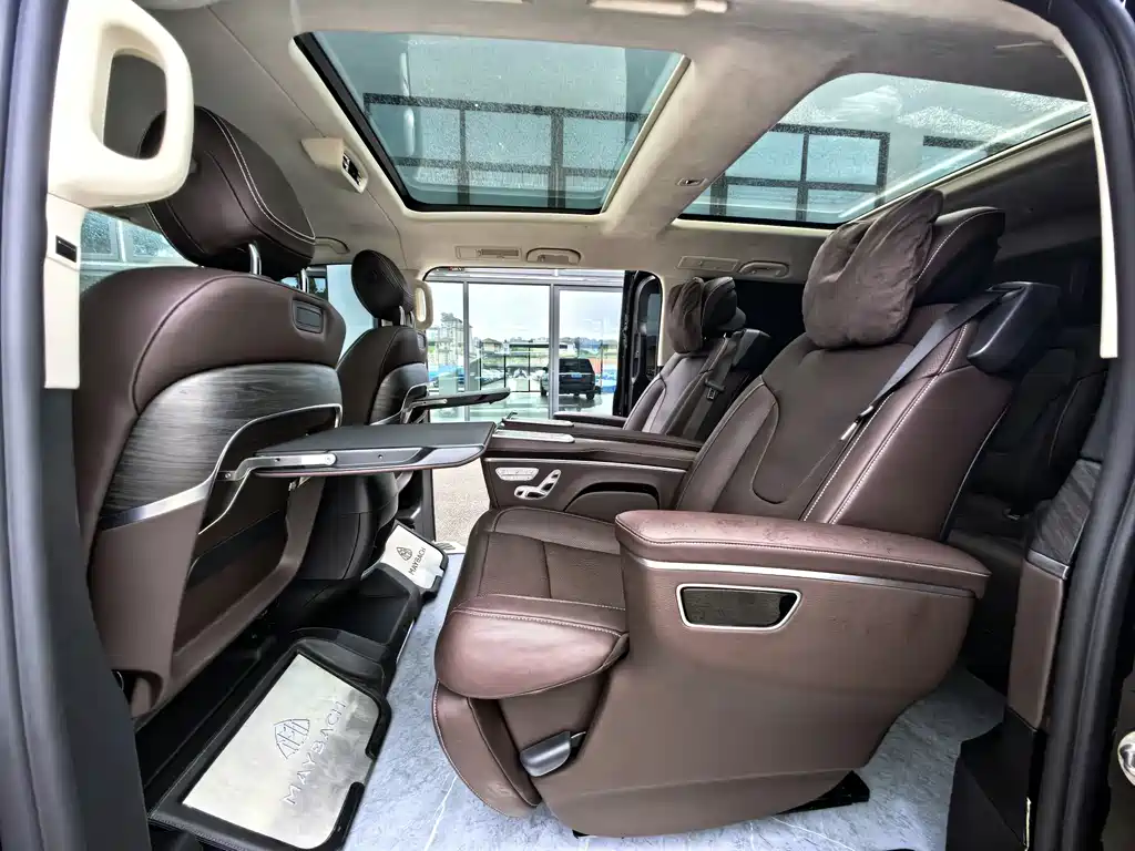 Mercedes-Benz V-Class 2024 — фото 8