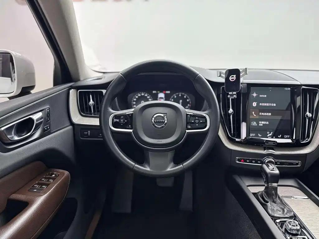 Volvo XC60 2024 — фото 6