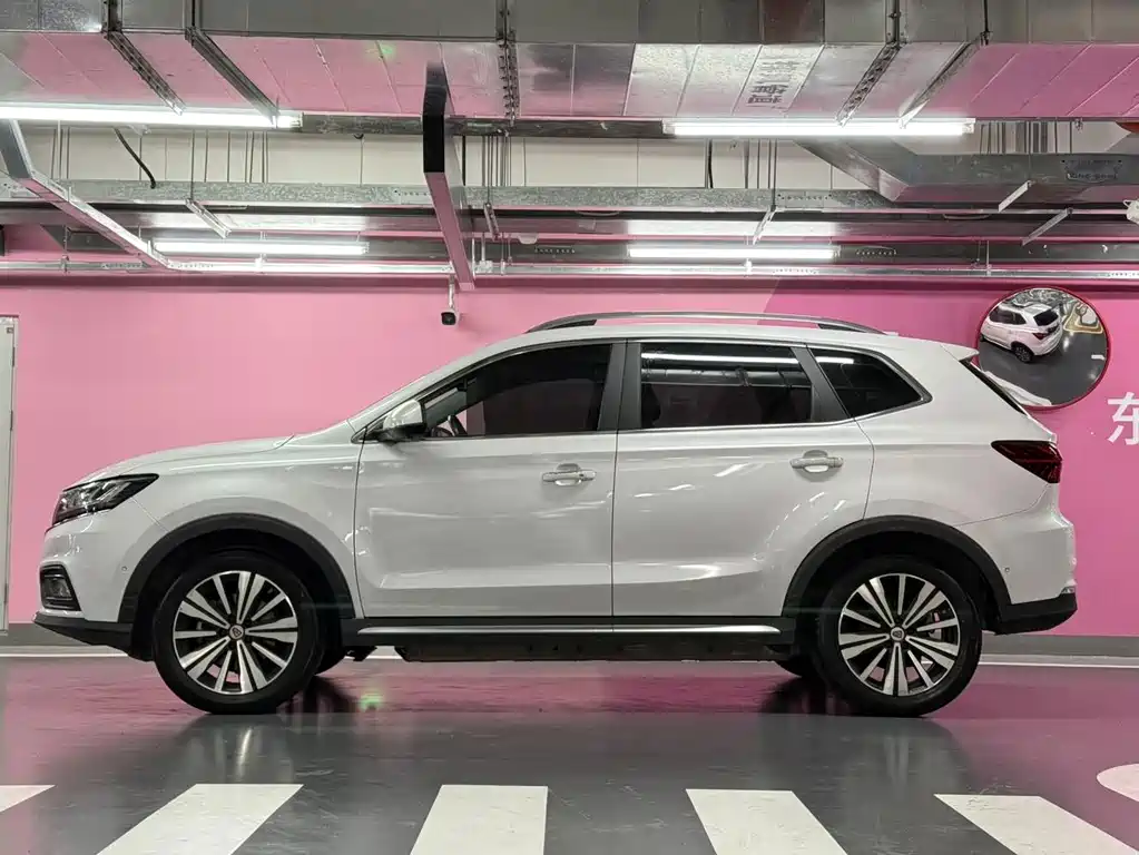 Roewe RX5 New Energy 2017 — фото 8