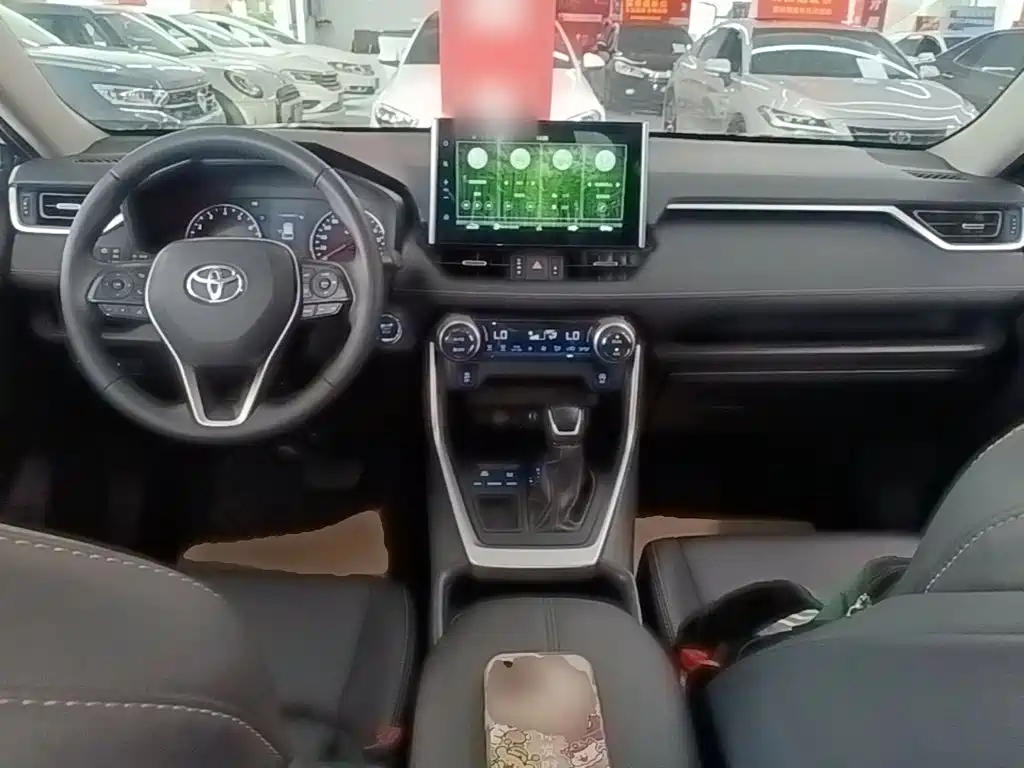 Toyota Wildlander 2022 — фото 10