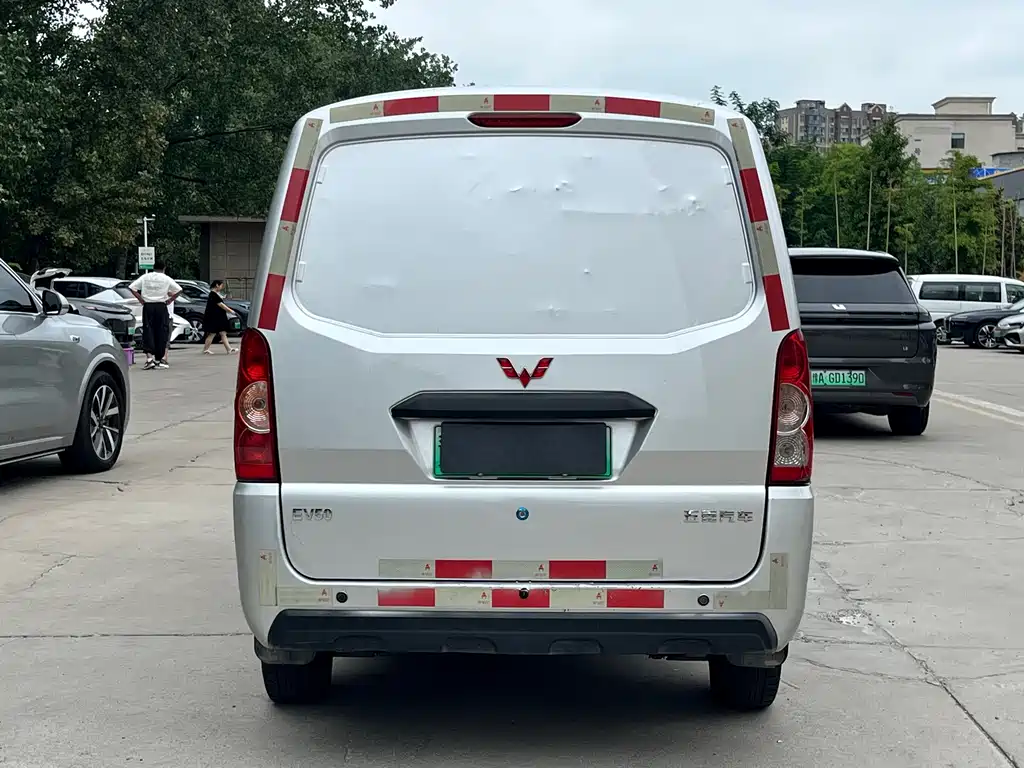 Wuling EV50 2023 — фото 6