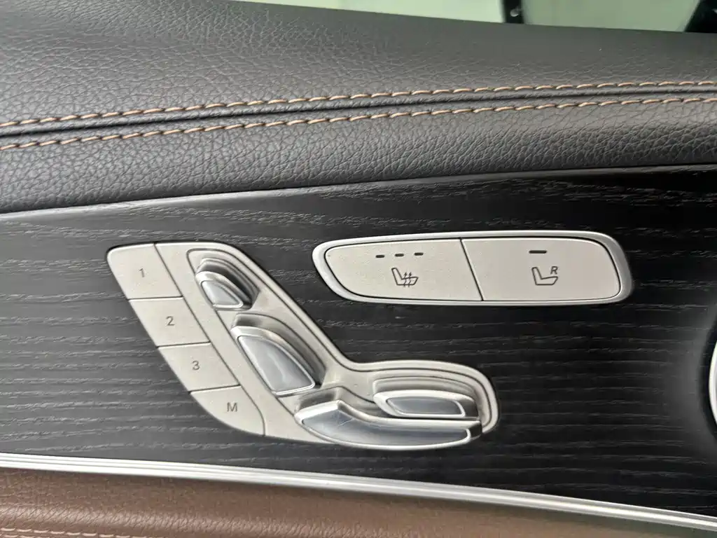 Mercedes-Benz E-Class 2023 — фото 12