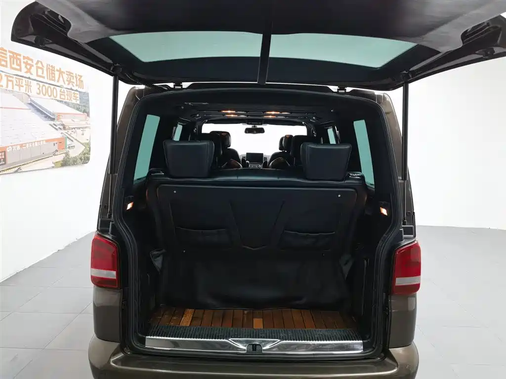 Volkswagen Multivan 2016 — фото 16