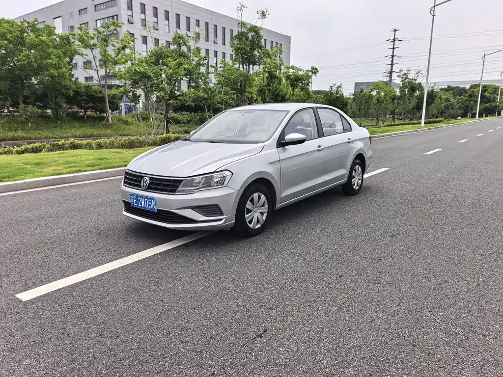 Volkswagen Jetta 2018 — фото 1