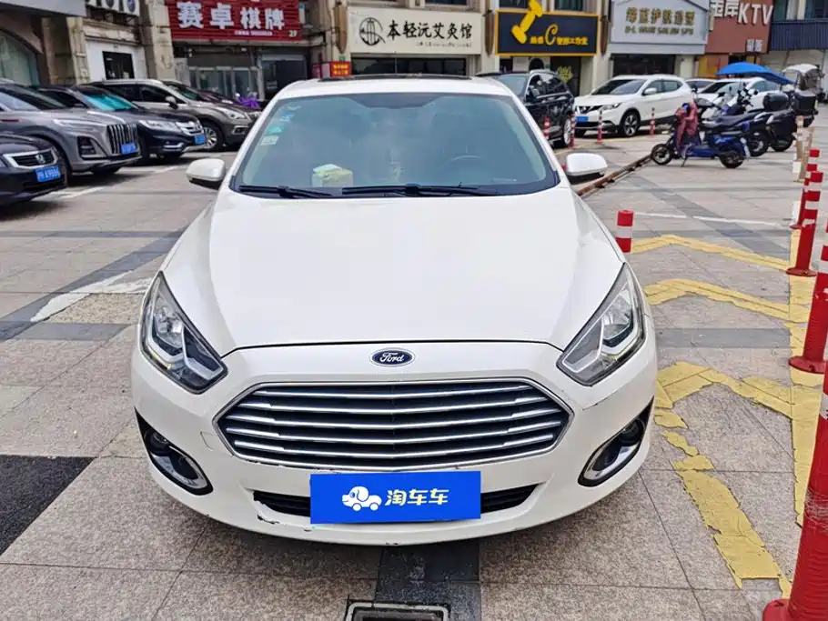 Ford Escort 2016
