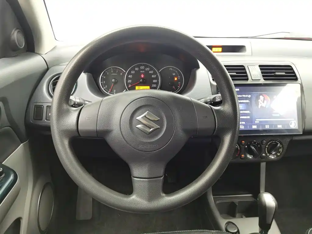 Suzuki Swift 2018 — фото 11