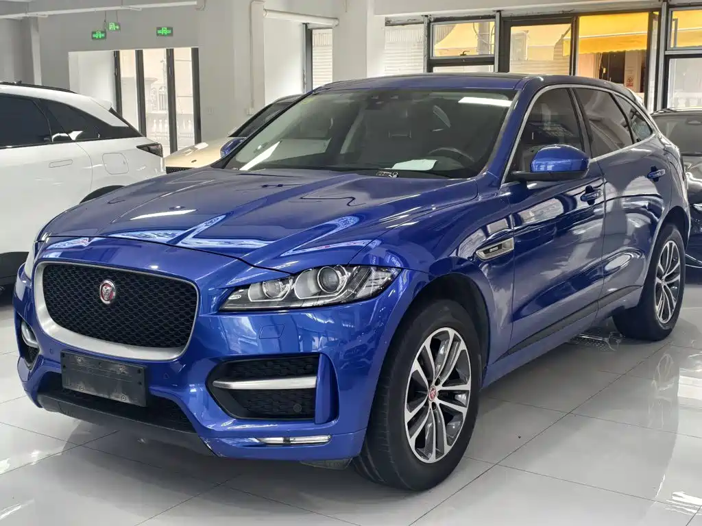 Jaguar F-PACE 2017 — фото 1