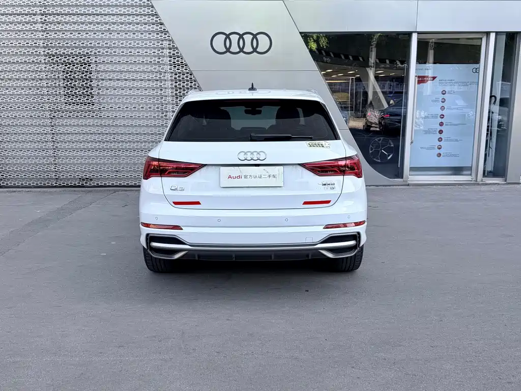 Audi Q3 2020 — фото 10