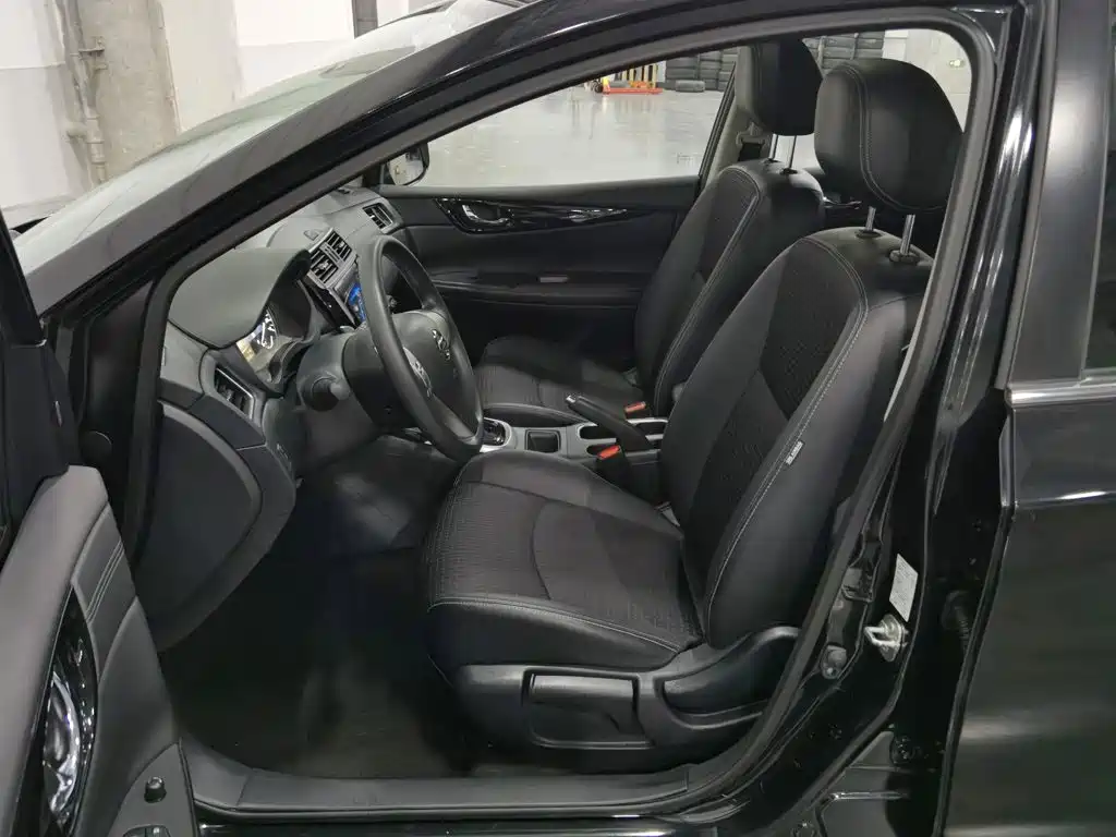 Nissan Tiida 2019 — фото 10