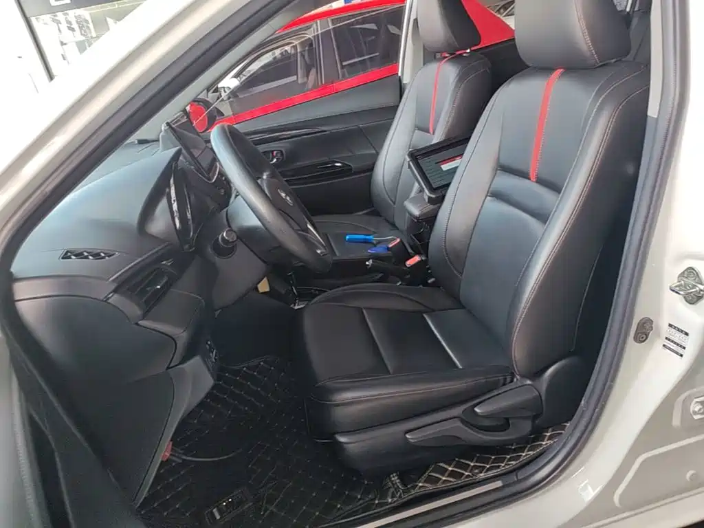 Toyota Yaris L 2020 — фото 15
