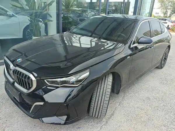 BMW 5 Series 2025