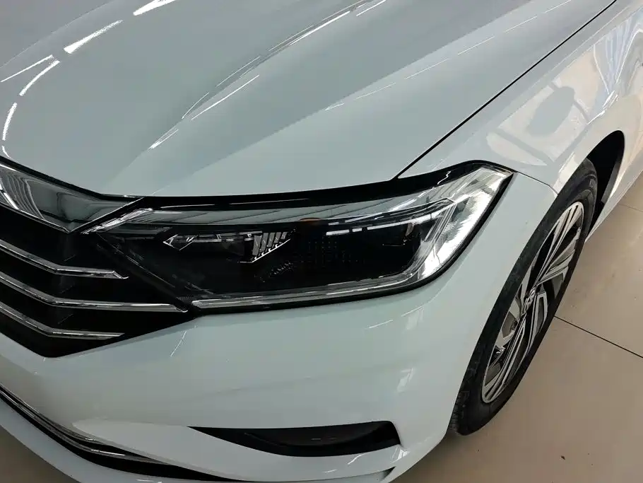 Volkswagen Sagitar 2022