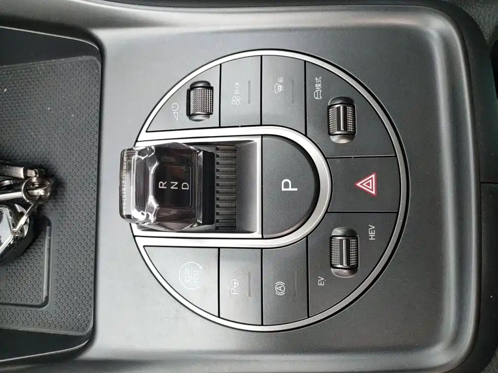 BYD Seal 05 DM-i 2025 — фото 7
