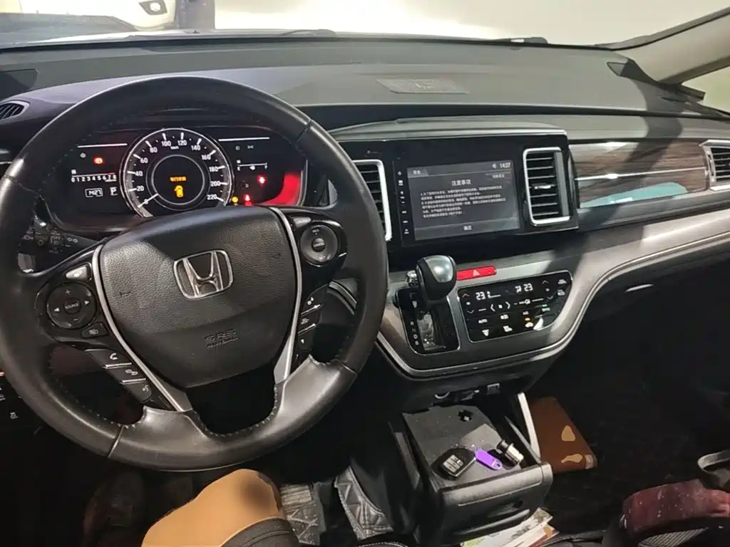 Honda Elysion 2018 — фото 10