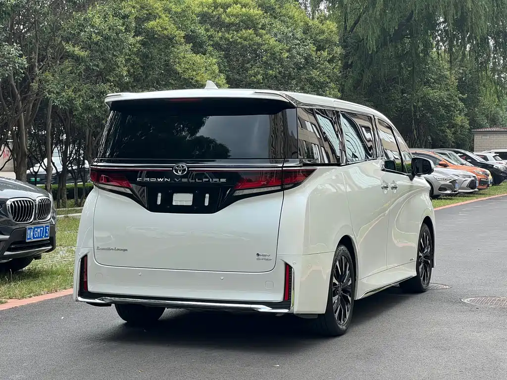 Toyota Vellfire 2024 — фото 16