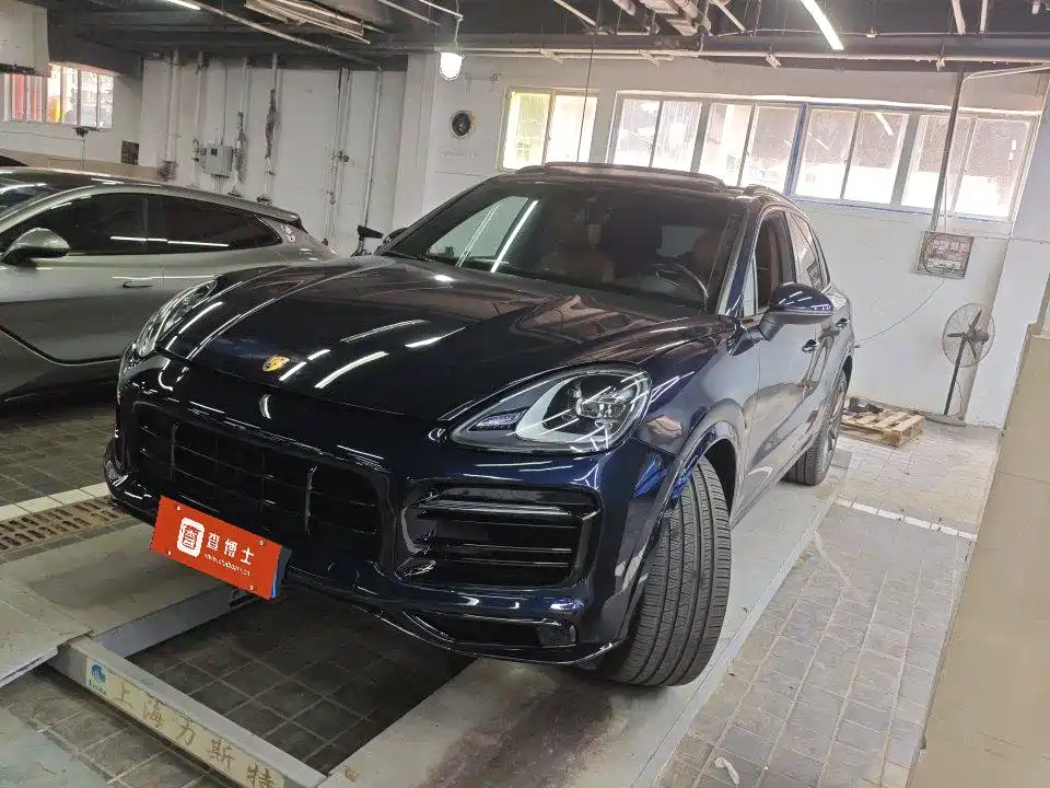 Porsche Cayenne 2022