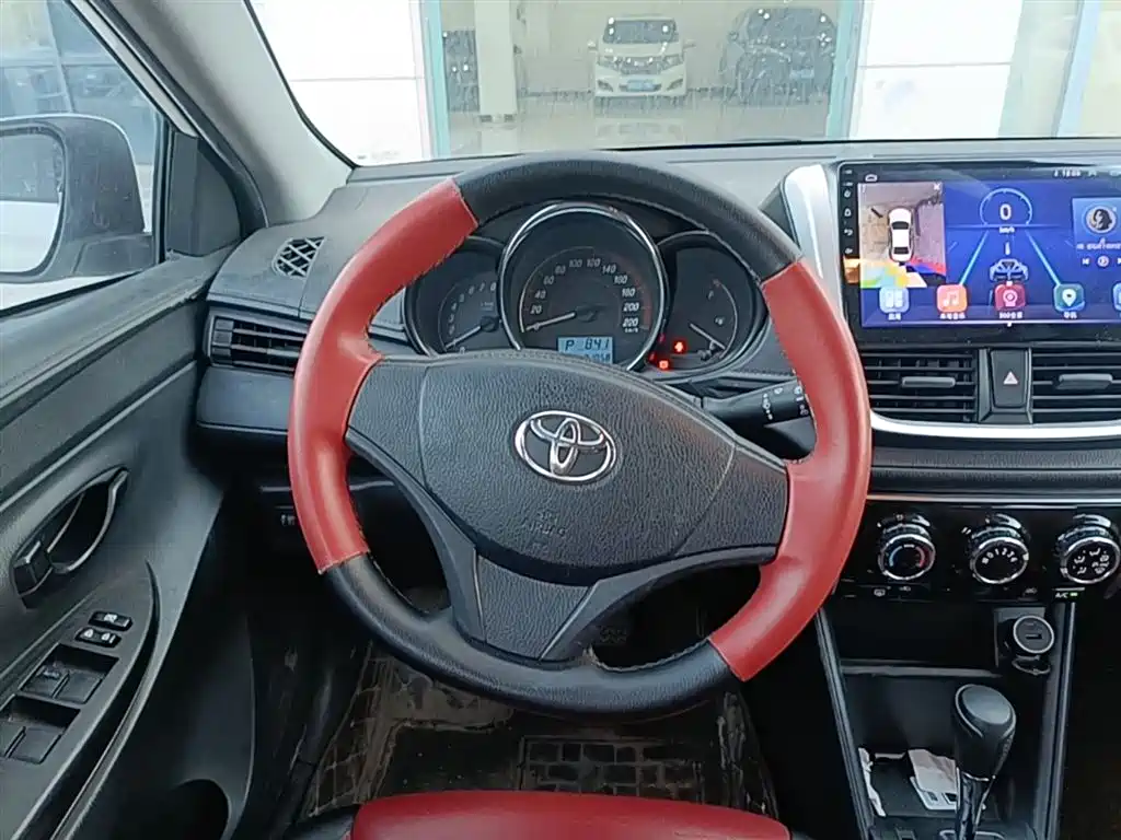 Toyota Yaris L 2021 — фото 11