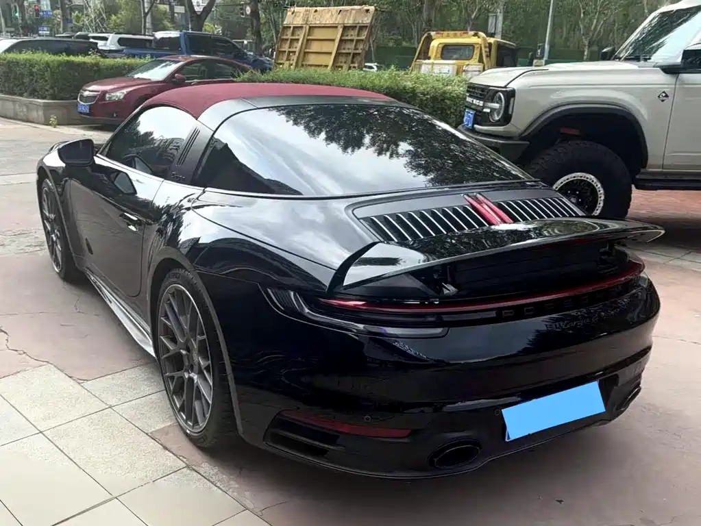 Porsche 911 2023
