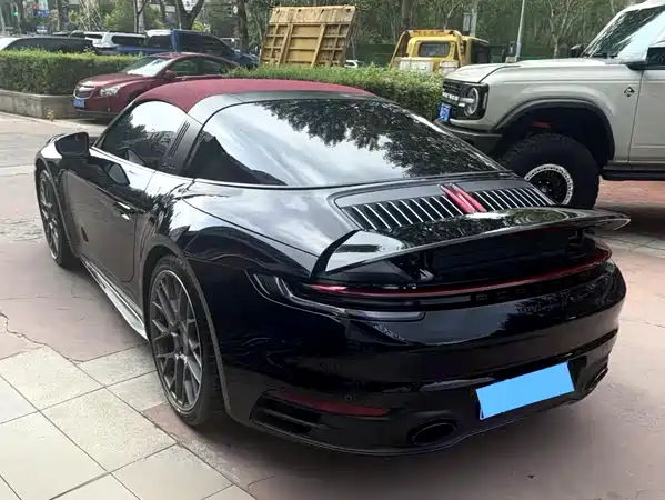 Porsche 911 2023