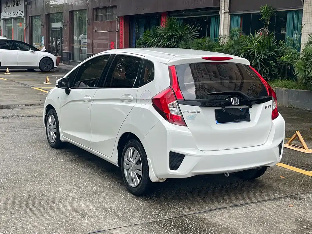 Honda Fit 2015 — фото 9