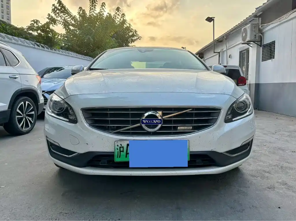 Volvo S60 PHEV 2016 — фото 2