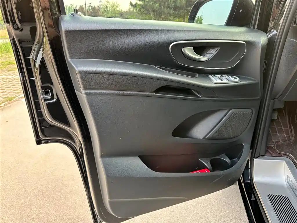 Mercedes-Benz Vito 2022 — фото 13