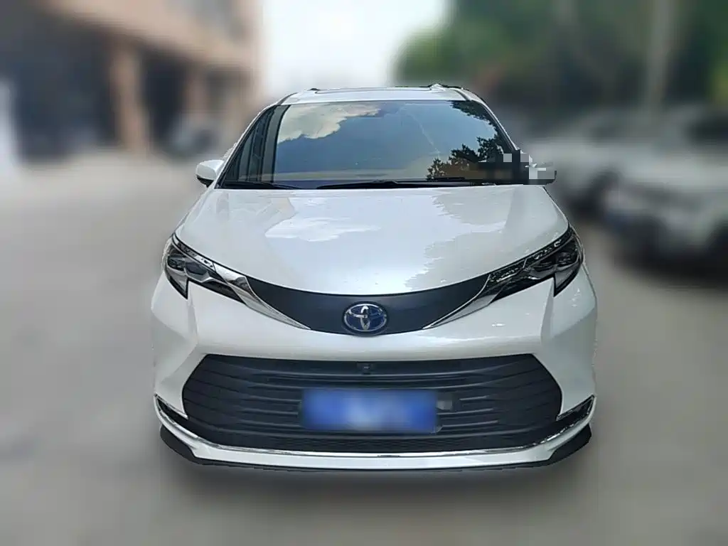 Toyota Sienna 2022 — фото 5