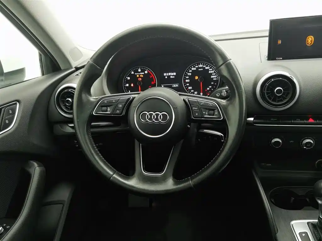 Audi A3 2019 — фото 11
