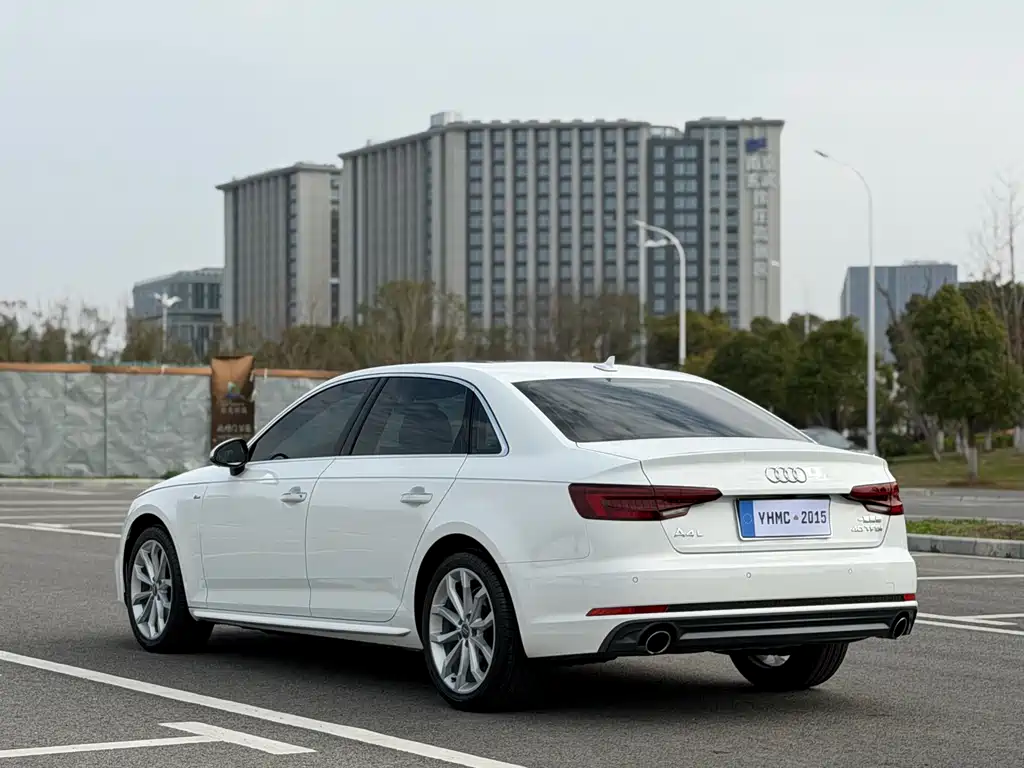 Audi A4L 2017 — фото 18