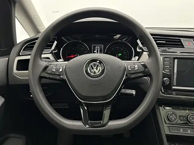 Volkswagen Touran 2018 — фото 11