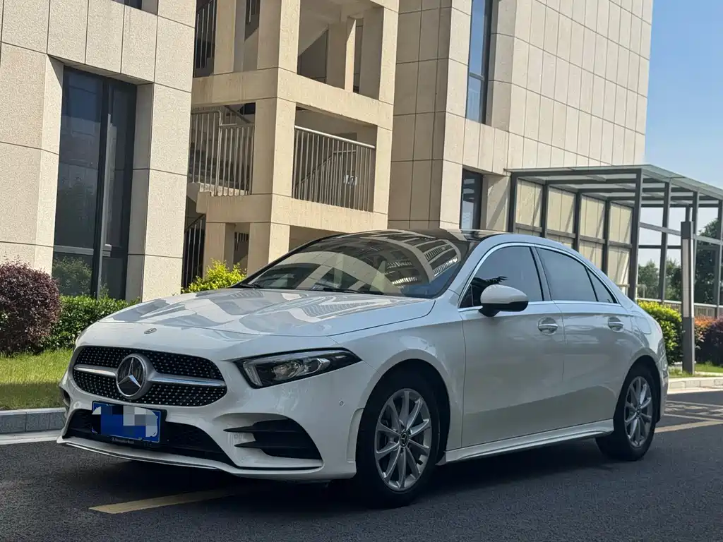 Mercedes-Benz A-Class 2019 — фото 1