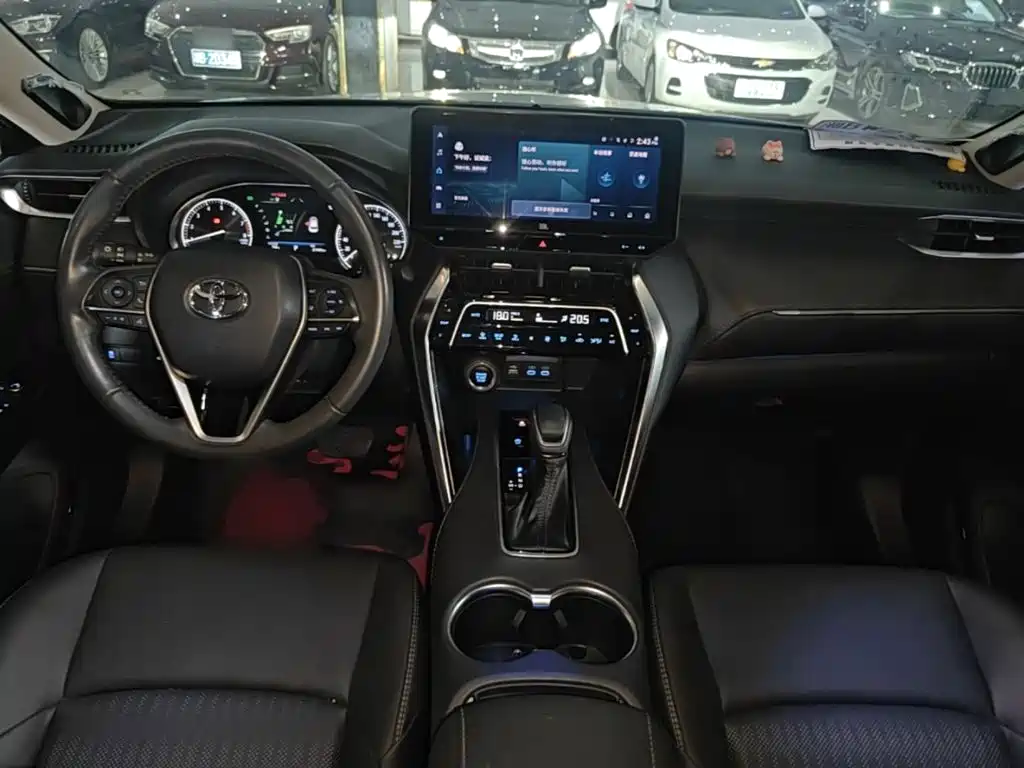 Toyota Venza 2023 — фото 10