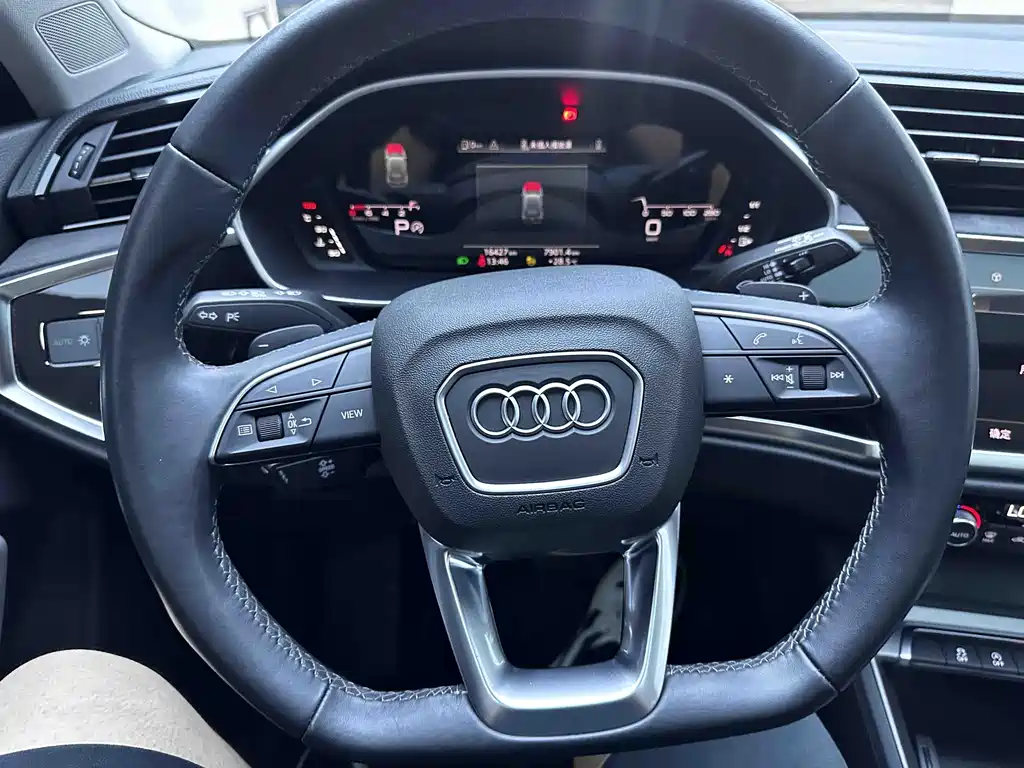 Audi Q3 2023 — фото 12