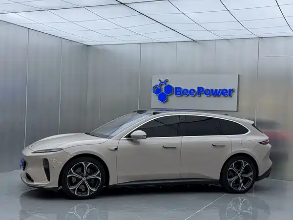 NIO ET5T 2024