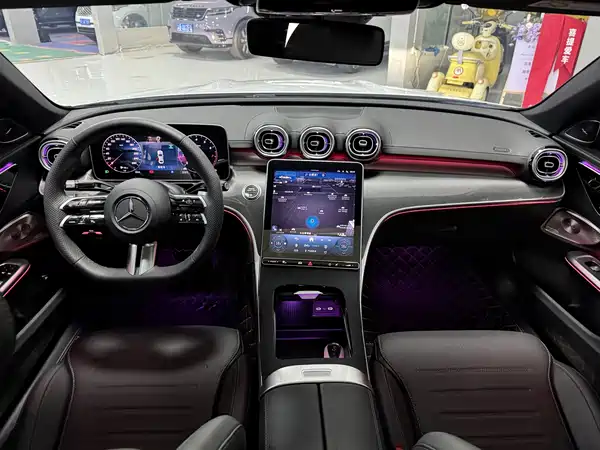 Mercedes-Benz C-Class 2025