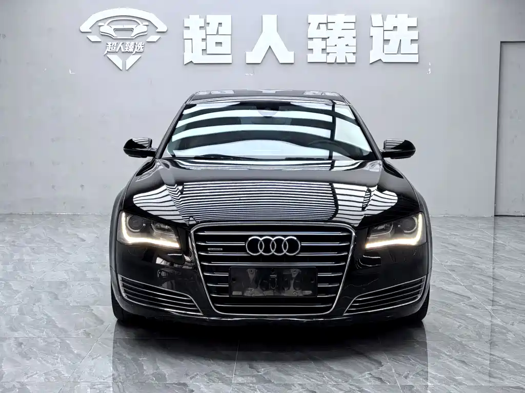 Audi A8 2014 — фото 2