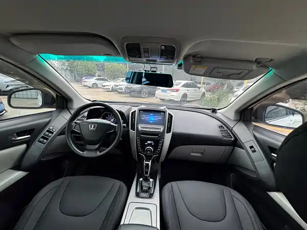 Luxgen You6 SUV 2014