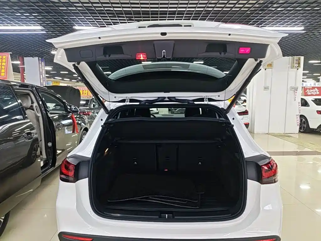 Mercedes-Benz GLA 2021 — фото 19