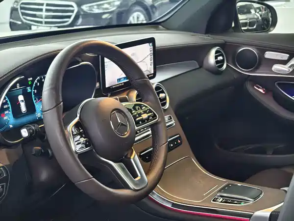 Mercedes-Benz GLC 2023