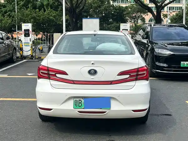BYD Qin EV 2017